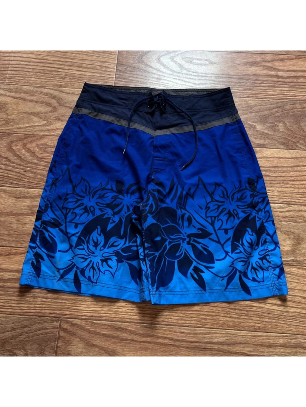 vintage no boundaries surf style y2k board shorts